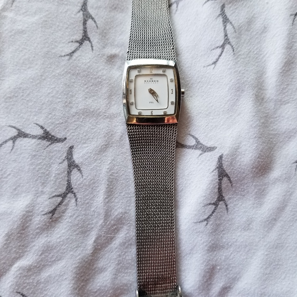 Skagen wrist watch silver link band - Picture 2 of 8